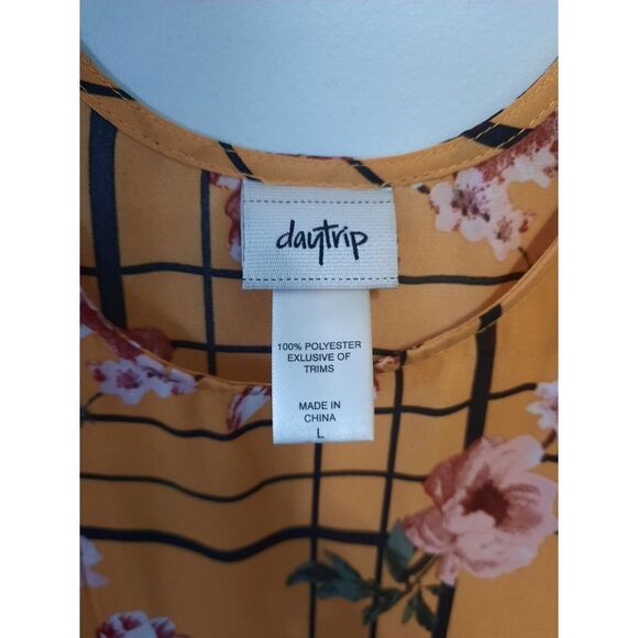 Daytrip size L Yellow Floral Tank Top - Picture 2 of 3